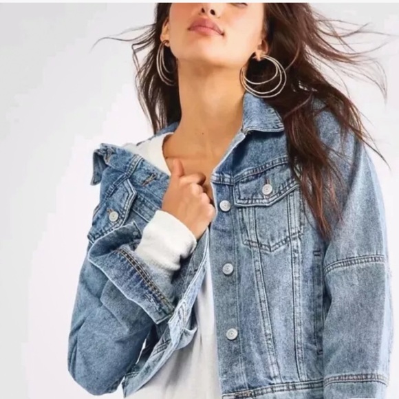Free People Denim Jacket Rumors Women's Medium Cropped Trucker Blue Stone Washed - Picture 3 of 5